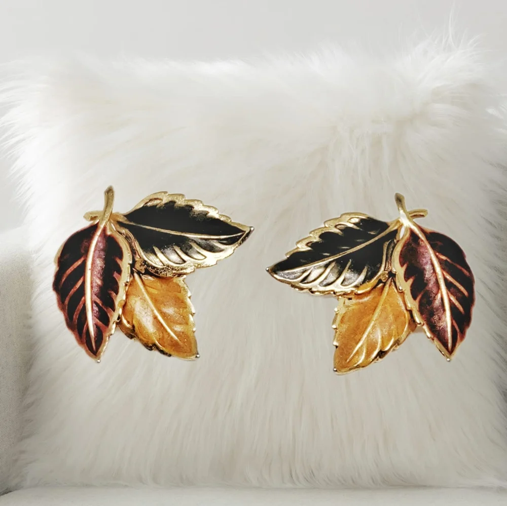 1980's Leaf Stud Earrings